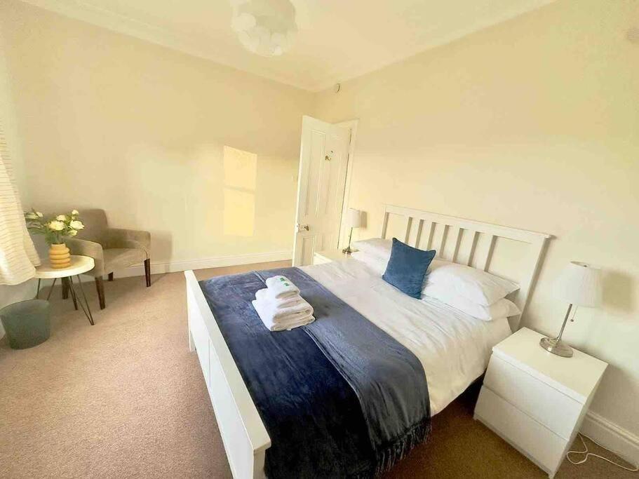 Spacious & Bright 3 Bed Harrogate Apartment Extérieur photo