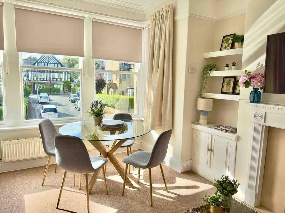 Spacious & Bright 3 Bed Harrogate Apartment Extérieur photo